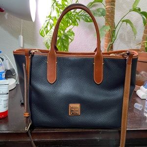 Dooney & Bourke satchel bag
